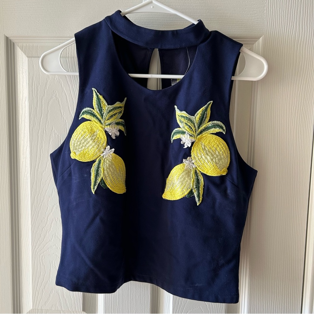 NWT Gianni Bini Embroidered Lemon Crop Tank